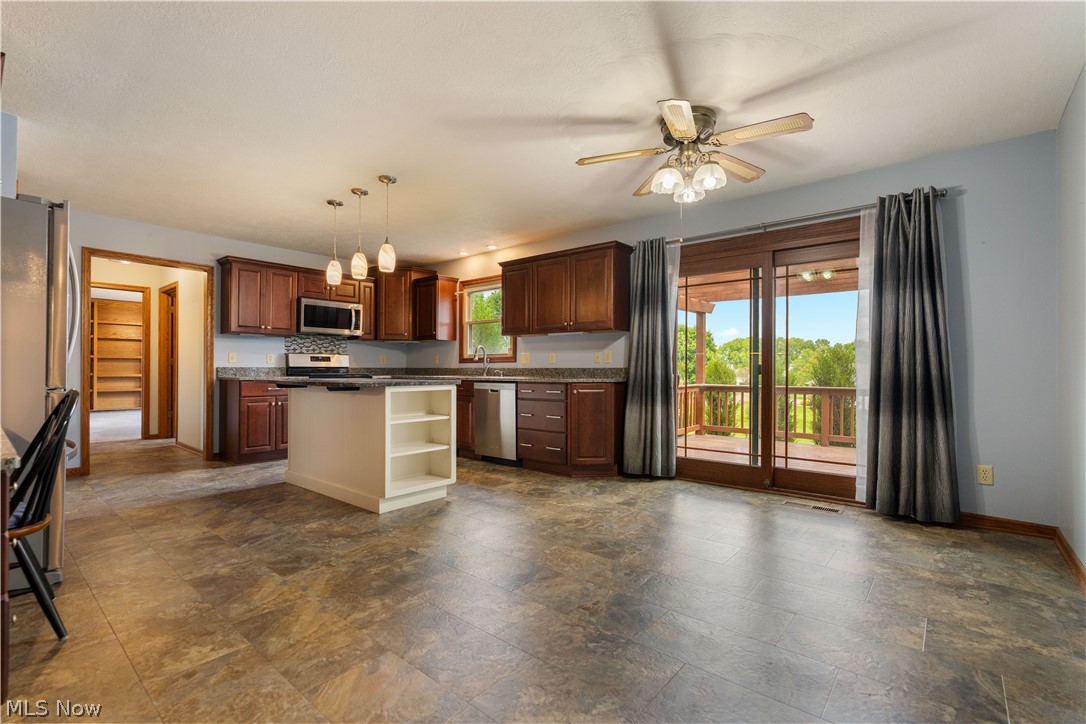 7284 Sugarwood Road NE Canton OH 44721