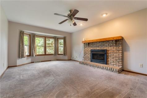 7284 Sugarwood Road NE Canton OH 44721