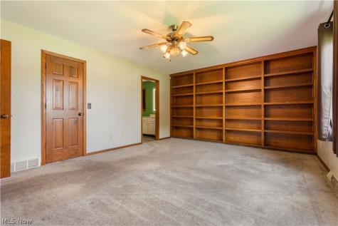7284 Sugarwood Road NE Canton OH 44721