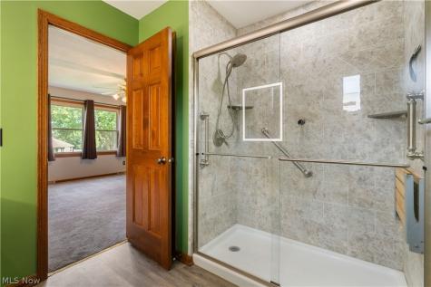 7284 Sugarwood Road NE Canton OH 44721