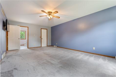 7284 Sugarwood Road NE Canton OH 44721