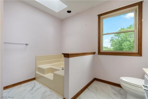 7284 Sugarwood Road NE Canton OH 44721
