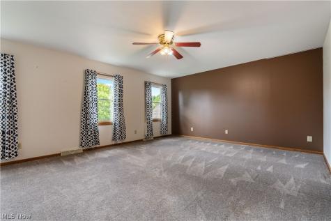 7284 Sugarwood Road NE Canton OH 44721