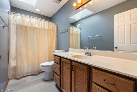 7284 Sugarwood Road NE Canton OH 44721