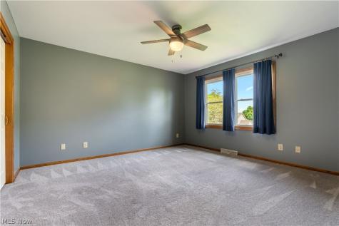 7284 Sugarwood Road NE Canton OH 44721