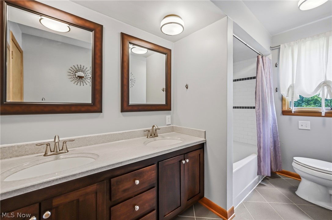 7085 Sunnydell Drive Brookfield OH 44403