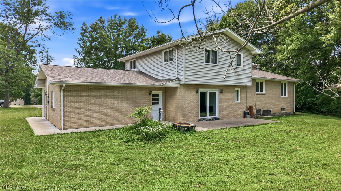 7085 Sunnydell Drive Brookfield OH 44403