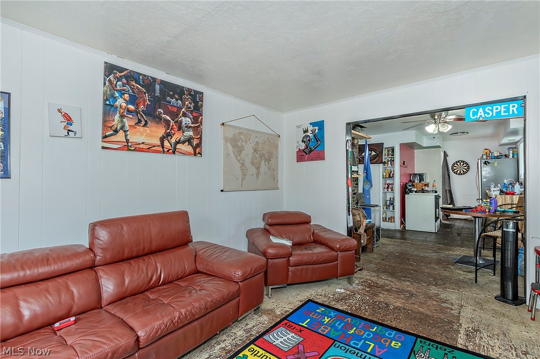 16725 Findlay Street Chagrin Falls OH 44023