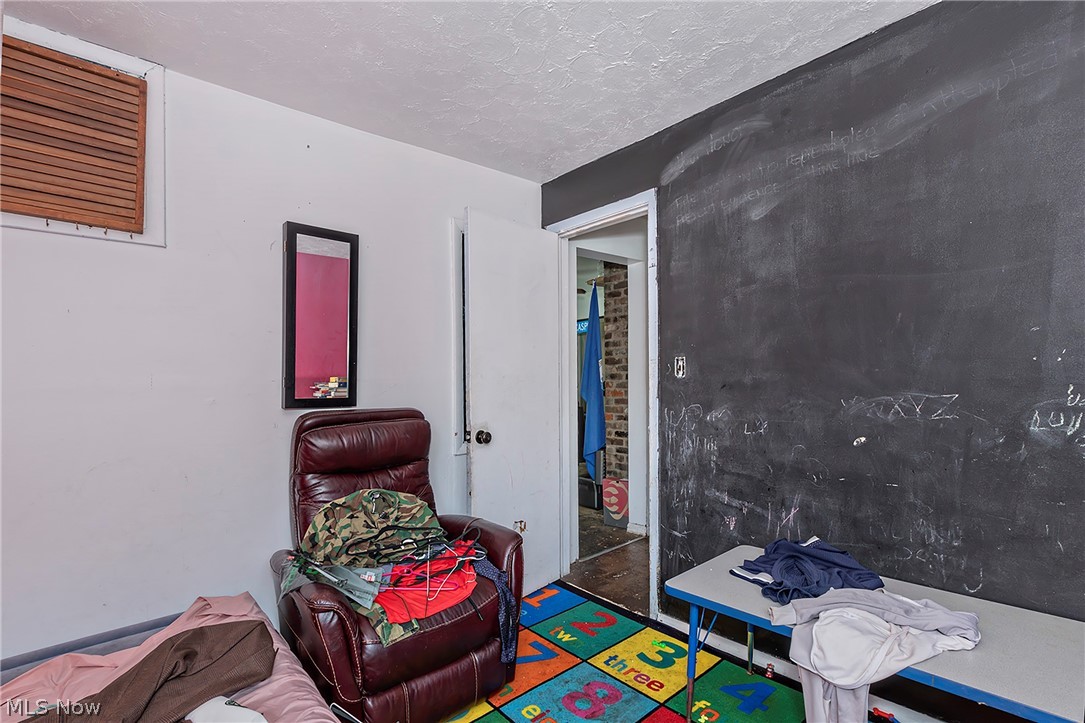 16725 Findlay Street Chagrin Falls OH 44023