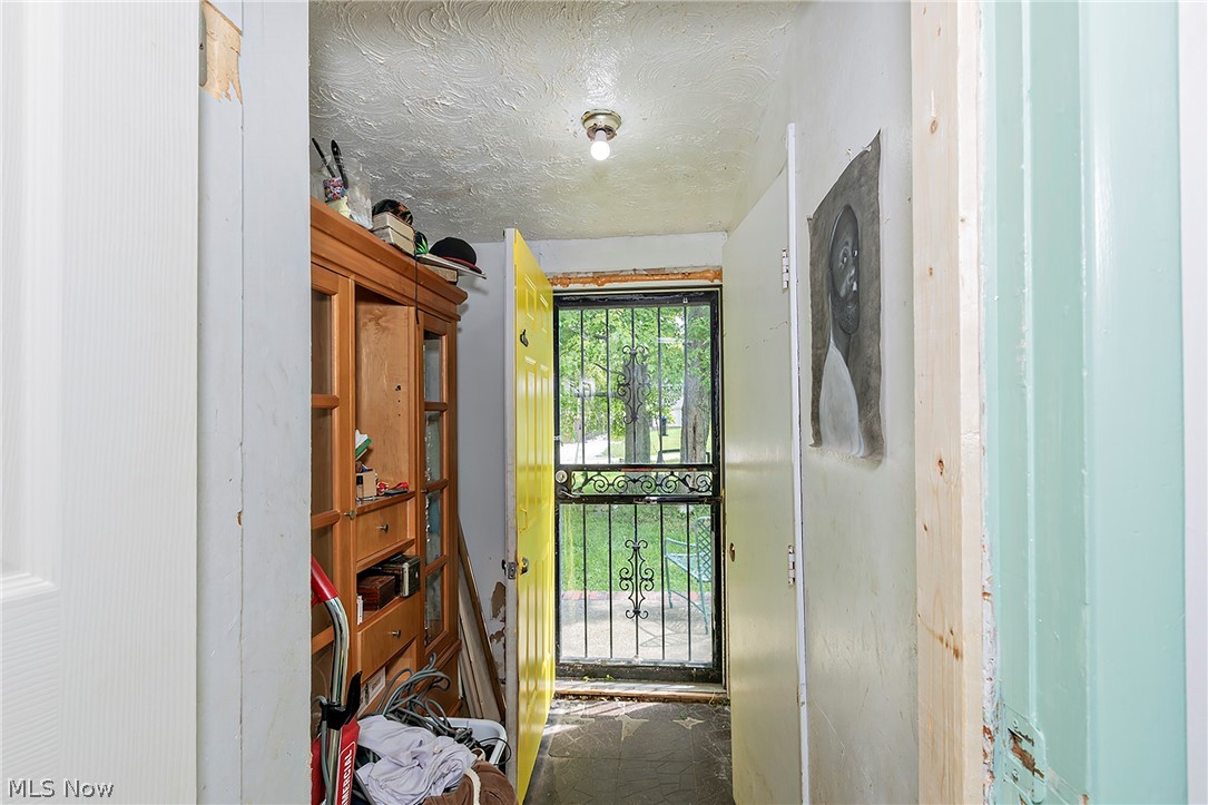 16725 Findlay Street Chagrin Falls OH 44023