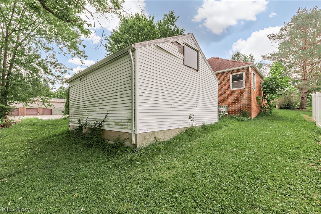 16725 Findlay Street Chagrin Falls OH 44023