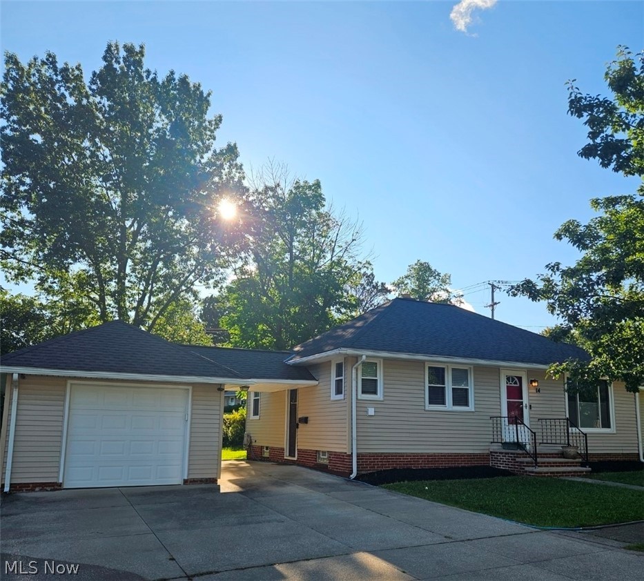 14 Thames Avenue Bedford OH 44146