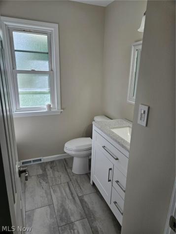 14 Thames Avenue Bedford OH 44146