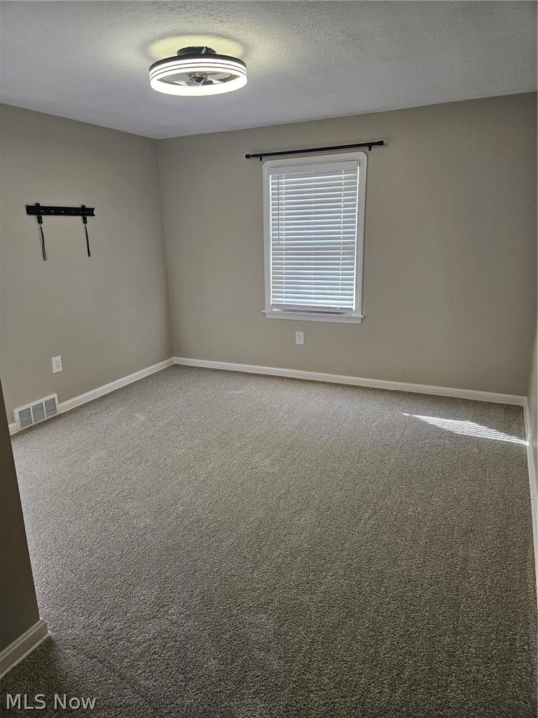 14 Thames Avenue Bedford OH 44146