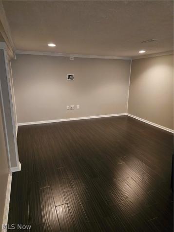 14 Thames Avenue Bedford OH 44146