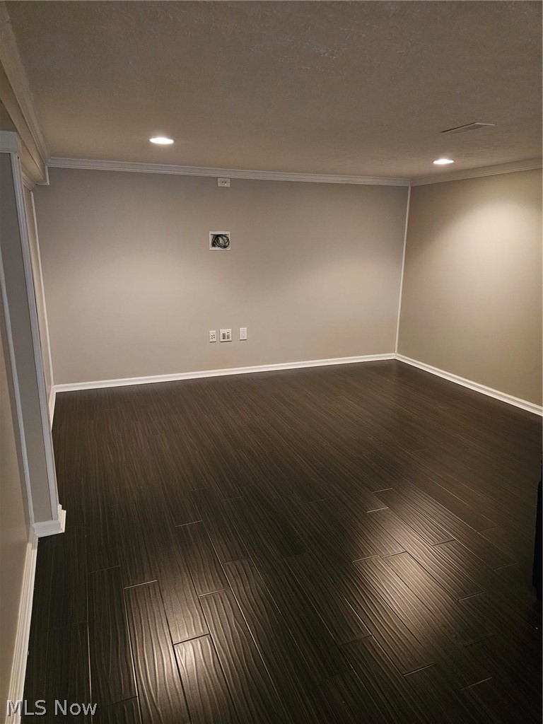 14 Thames Avenue Bedford OH 44146