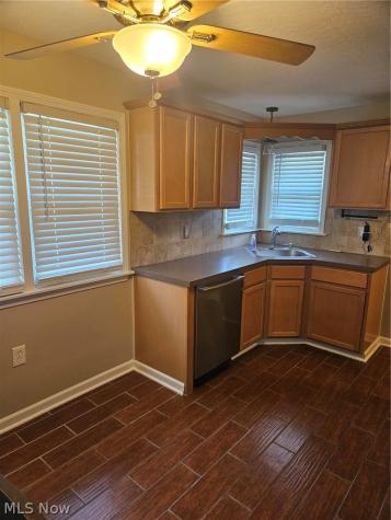 14 Thames Avenue Bedford OH 44146
