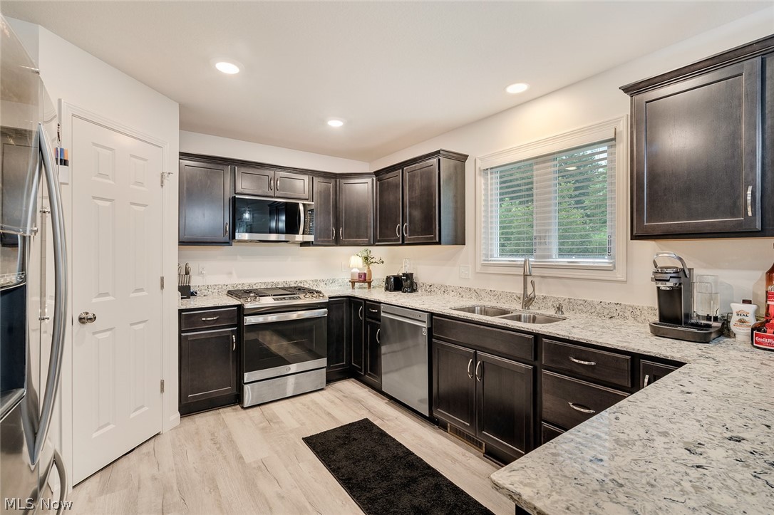1254 Cross Drive Austintown OH 44515