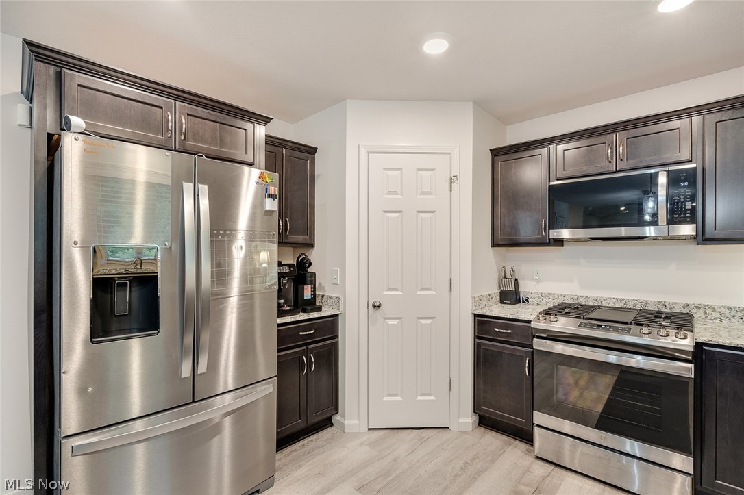 1254 Cross Drive Austintown OH 44515