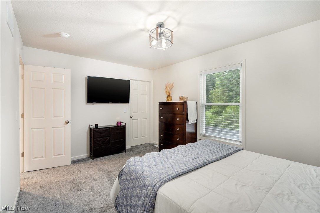 1254 Cross Drive Austintown OH 44515