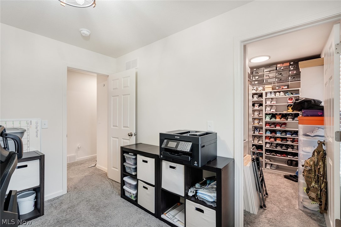 1254 Cross Drive Austintown OH 44515