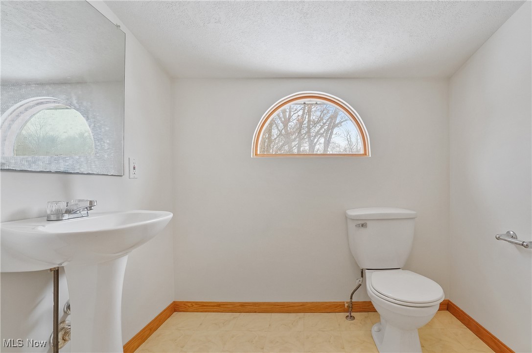 2218 Lee Drive Akron OH 44306