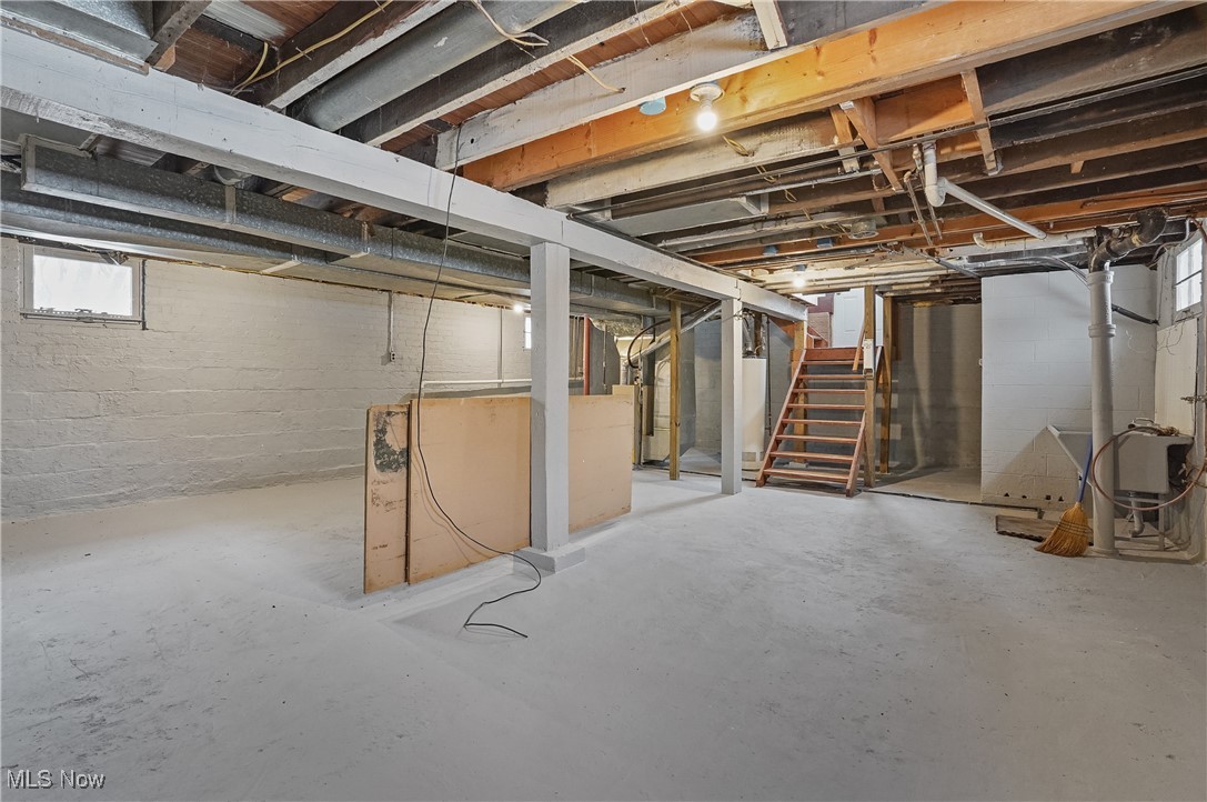 2218 Lee Drive Akron OH 44306