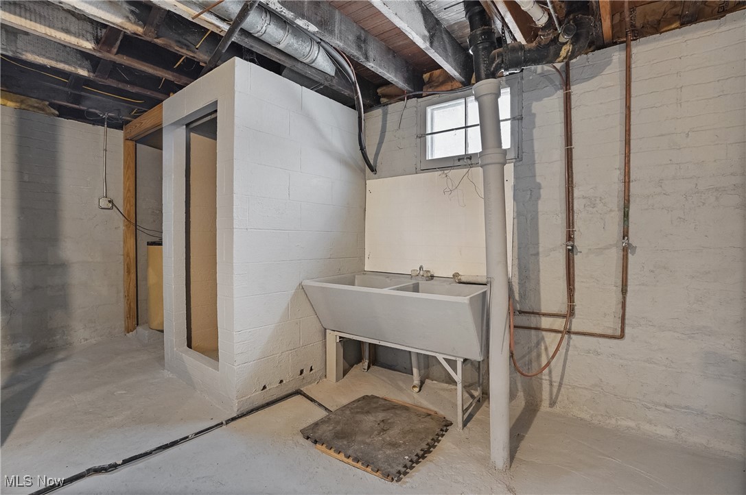 2218 Lee Drive Akron OH 44306