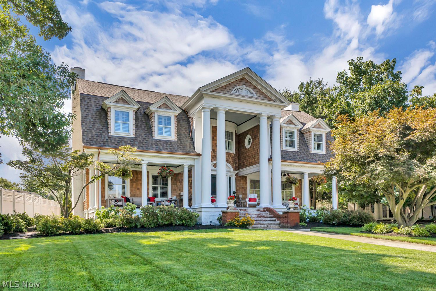 17863 Lake Road Lakewood OH 44107