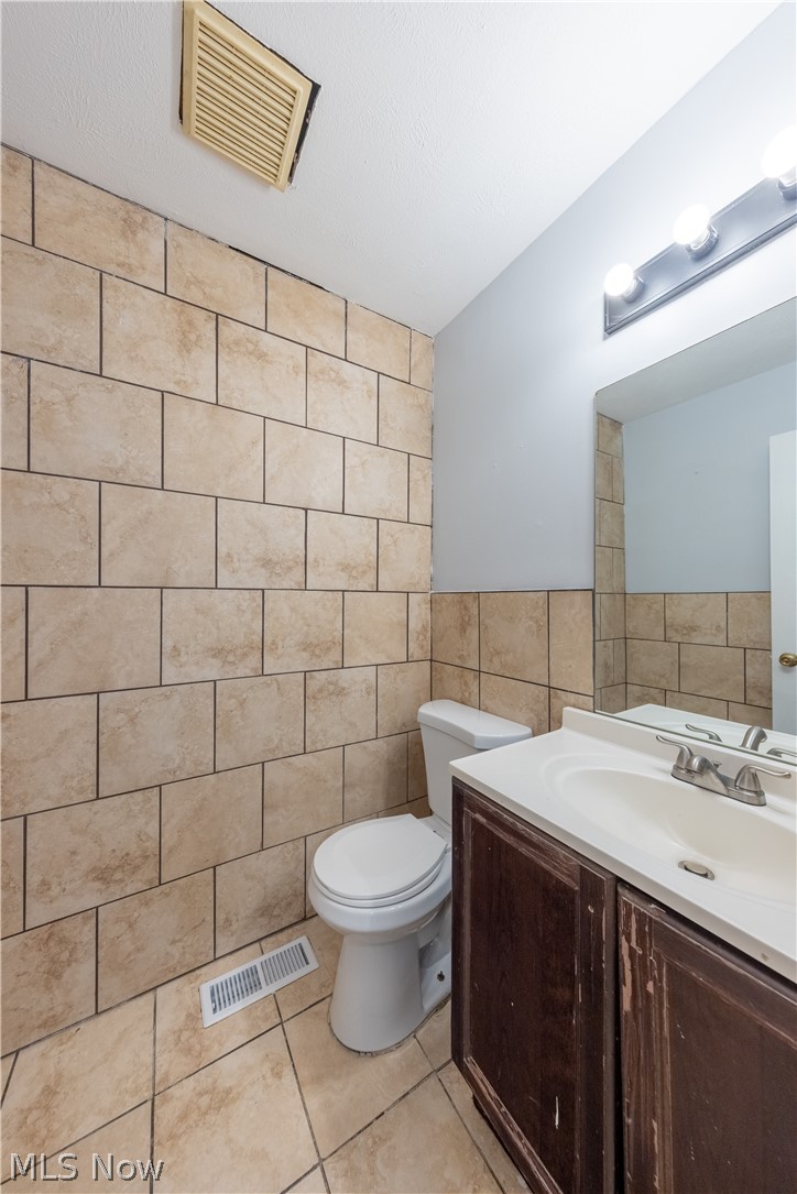 9323 Pratt Avenue Cleveland OH 44105