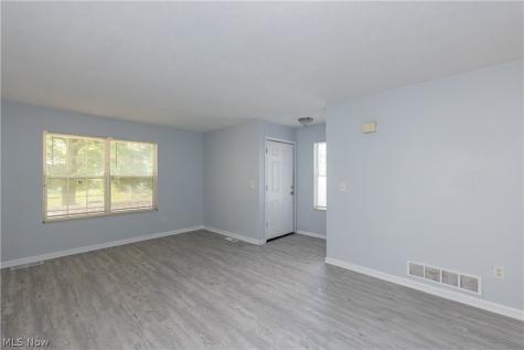 9323 Pratt Avenue Cleveland OH 44105