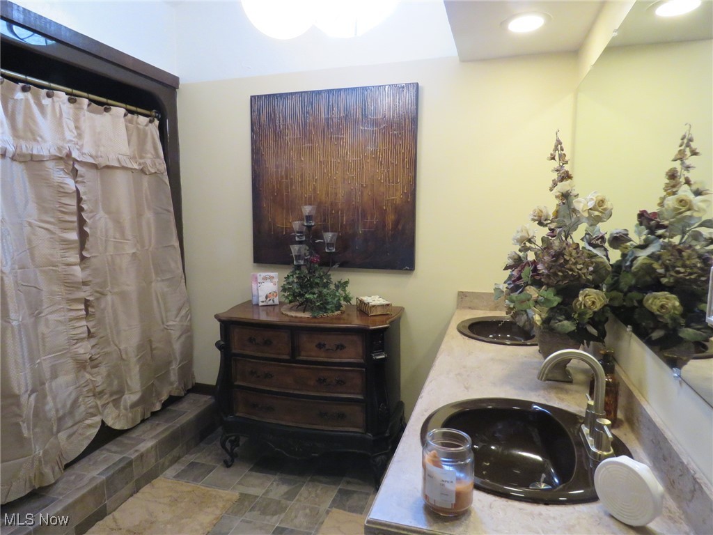 95 Shipherd Circle Oberlin OH 44074