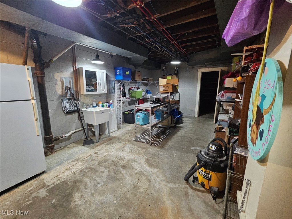 885 Sheridan Road Coshocton OH 43812