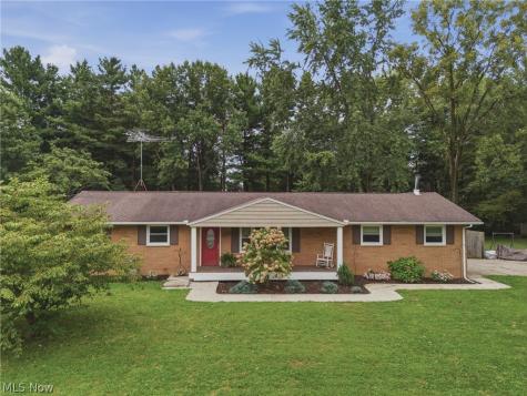 6084 Peach Street Louisville OH 44641