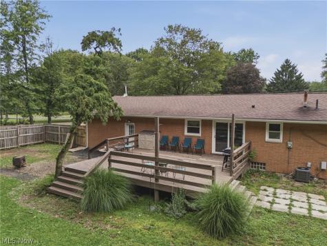 6084 Peach Street Louisville OH 44641