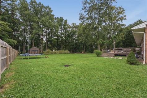 6084 Peach Street Louisville OH 44641
