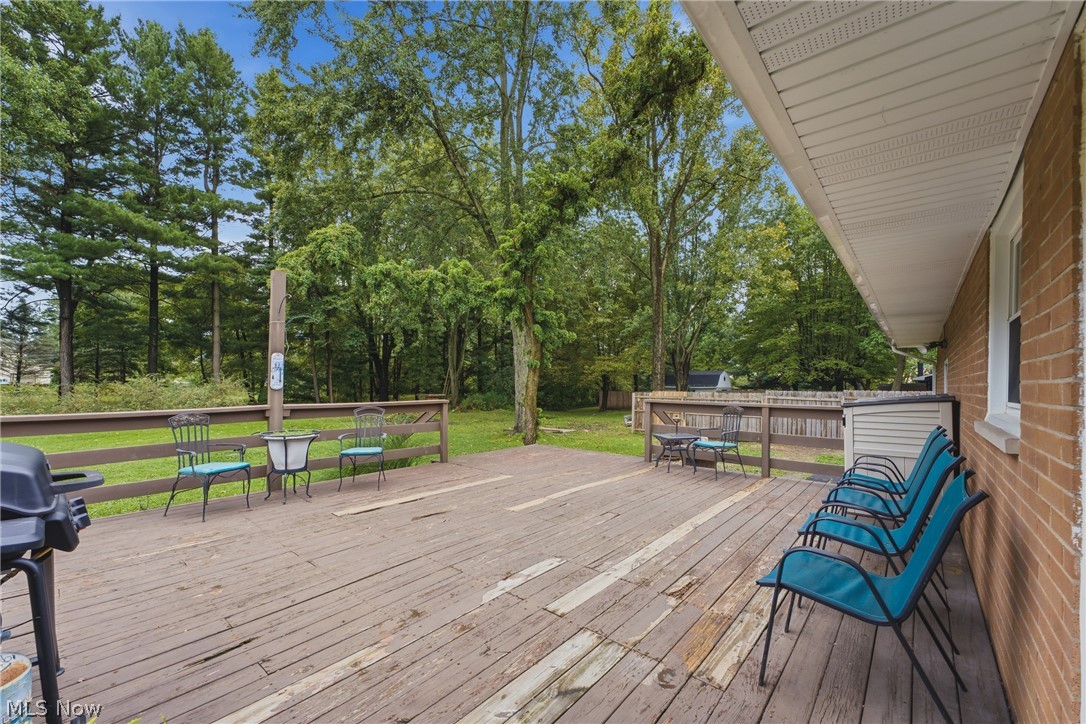 6084 Peach Street Louisville OH 44641