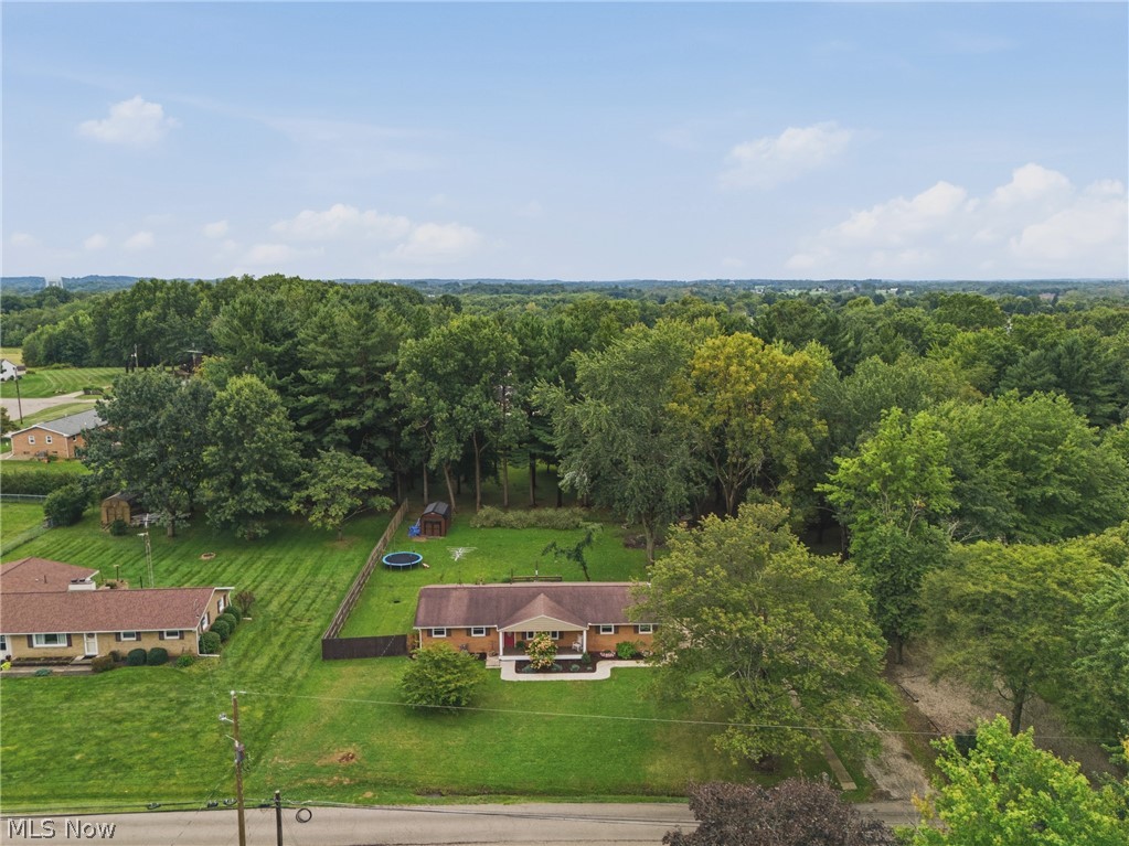 6084 Peach Street Louisville OH 44641