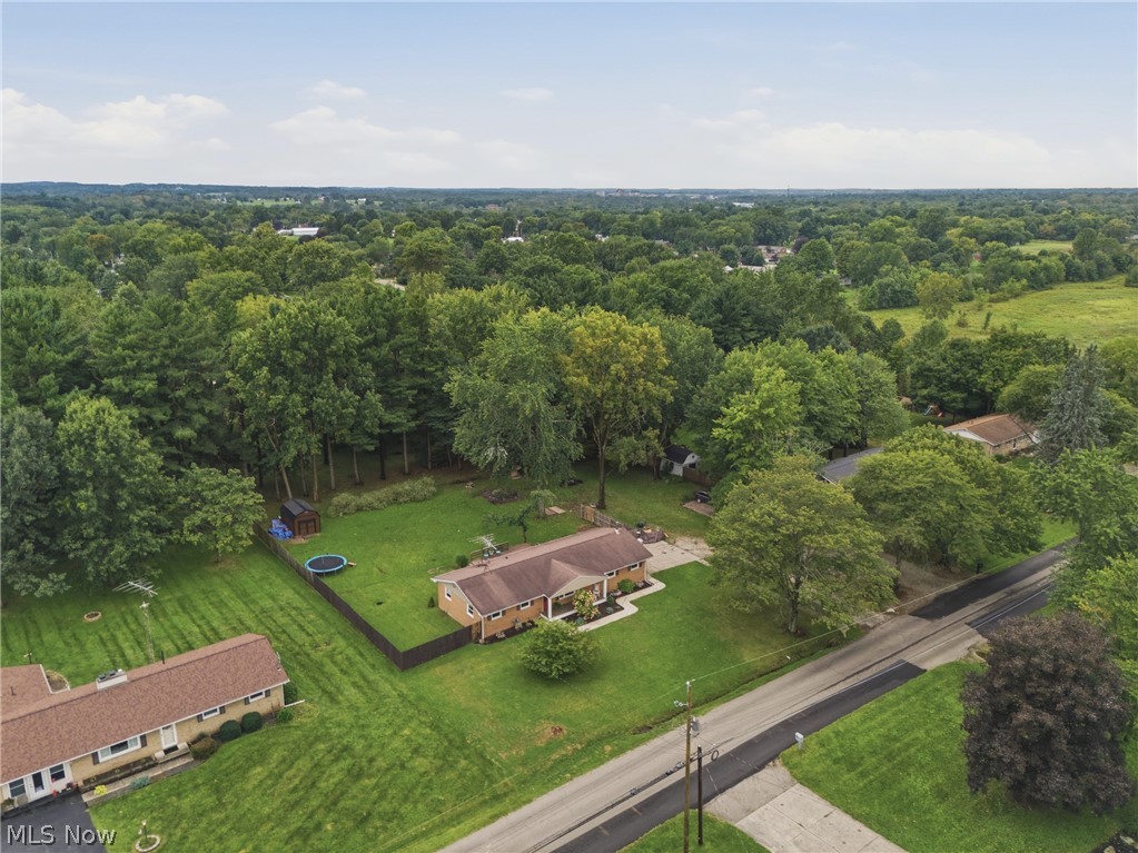 6084 Peach Street Louisville OH 44641