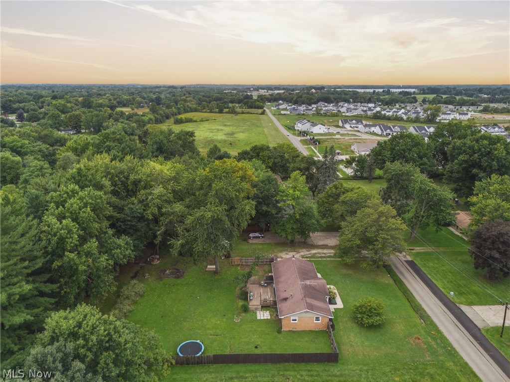 6084 Peach Street Louisville OH 44641