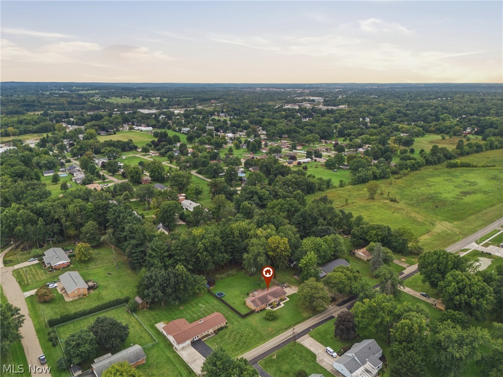 6084 Peach Street Louisville OH 44641
