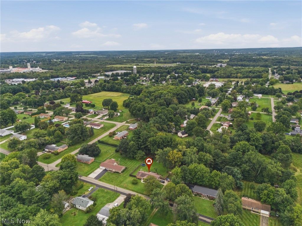6084 Peach Street Louisville OH 44641