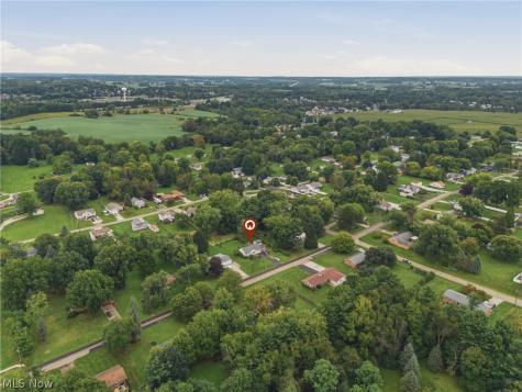 6084 Peach Street Louisville OH 44641