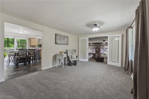 6084 Peach Street Louisville OH 44641