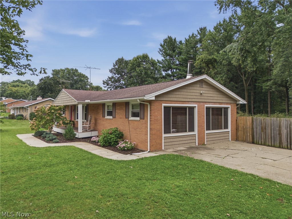 6084 Peach Street Louisville OH 44641