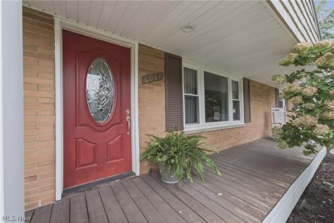 6084 Peach Street Louisville OH 44641