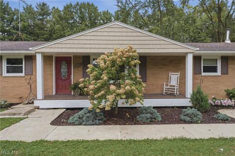 6084 Peach Street Louisville OH 44641