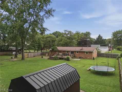 6084 Peach Street Louisville OH 44641