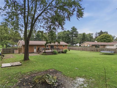 6084 Peach Street Louisville OH 44641