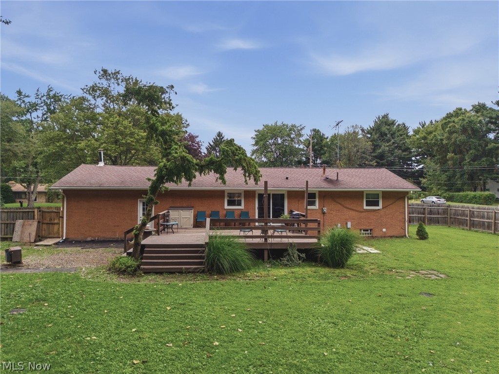 6084 Peach Street Louisville OH 44641